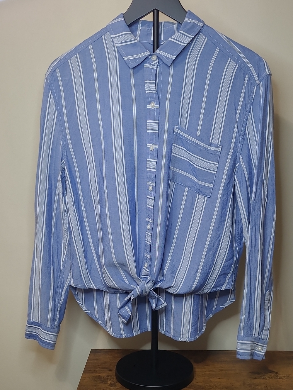 Southern Tide Blue & White Striped Tie-Front Button-Up Blouse size Medium